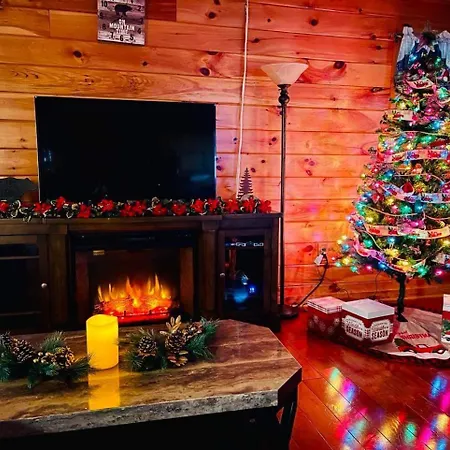 Smoky Mountain Enchanting Haven 3Br2Ba Cabin